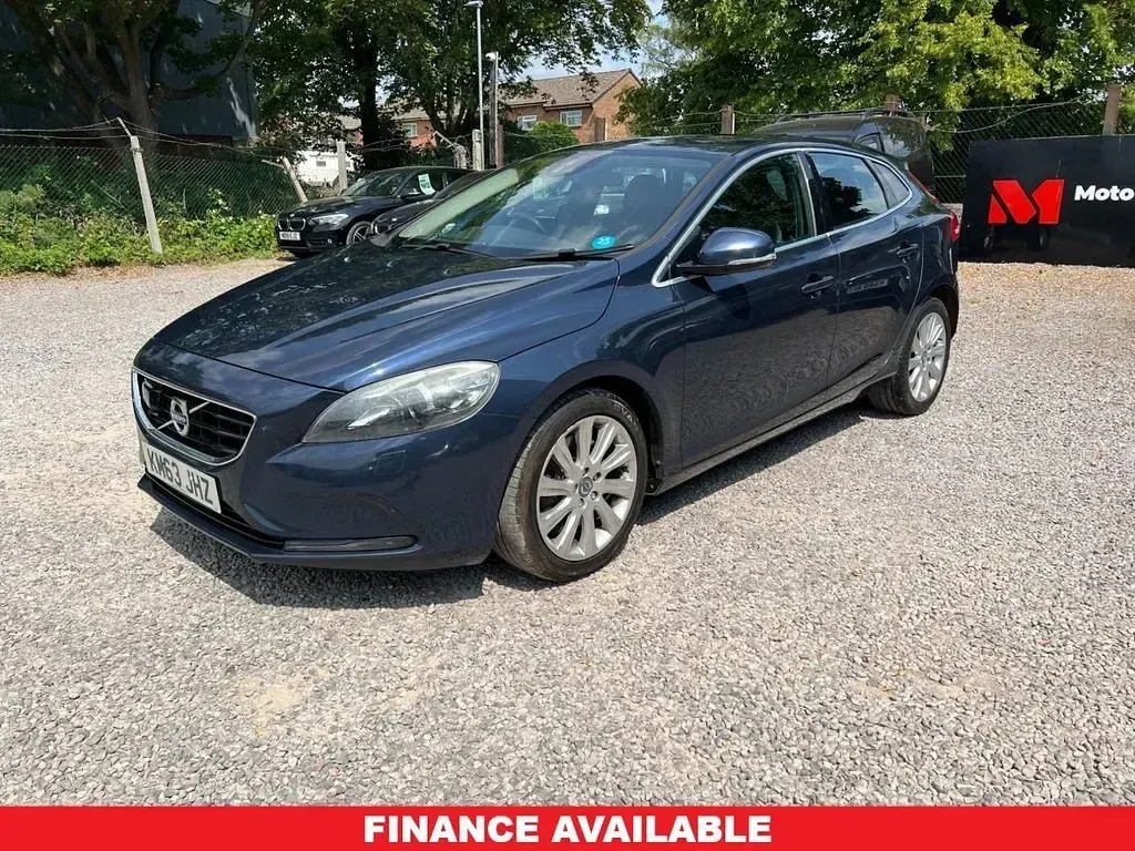 Used Volvo V40 SE Lux 150 HP (110 kW) 2013 Blue Hatchback