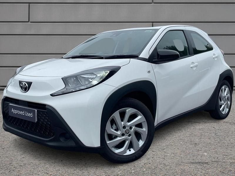 New Toyota Aygo X PURE 2025 White SUV
