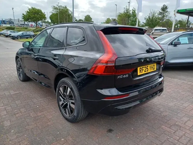 Used Volvo XC60 Core 250 HP (183 kW) 2025 Black SUV