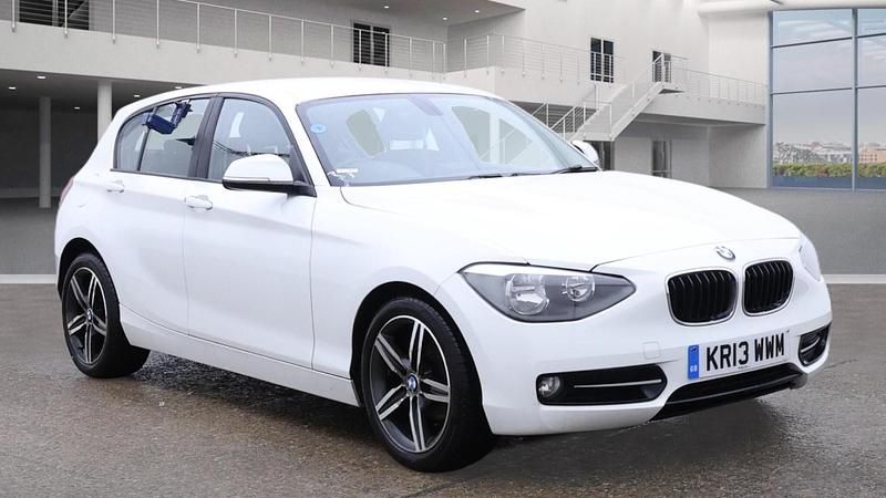 Used BMW 118 Sport Line 2013 White Hatchback