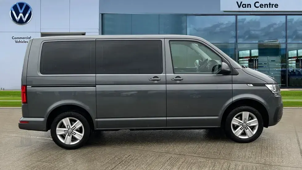 Used VW Shuttle SE 150 HP (110 kW) 2023 Grey MPV