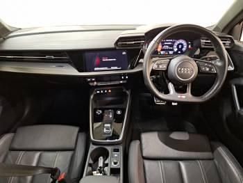 Usado Audi A3 S-Line 110 HP (80 kW) 2023 Cinzento Sedan