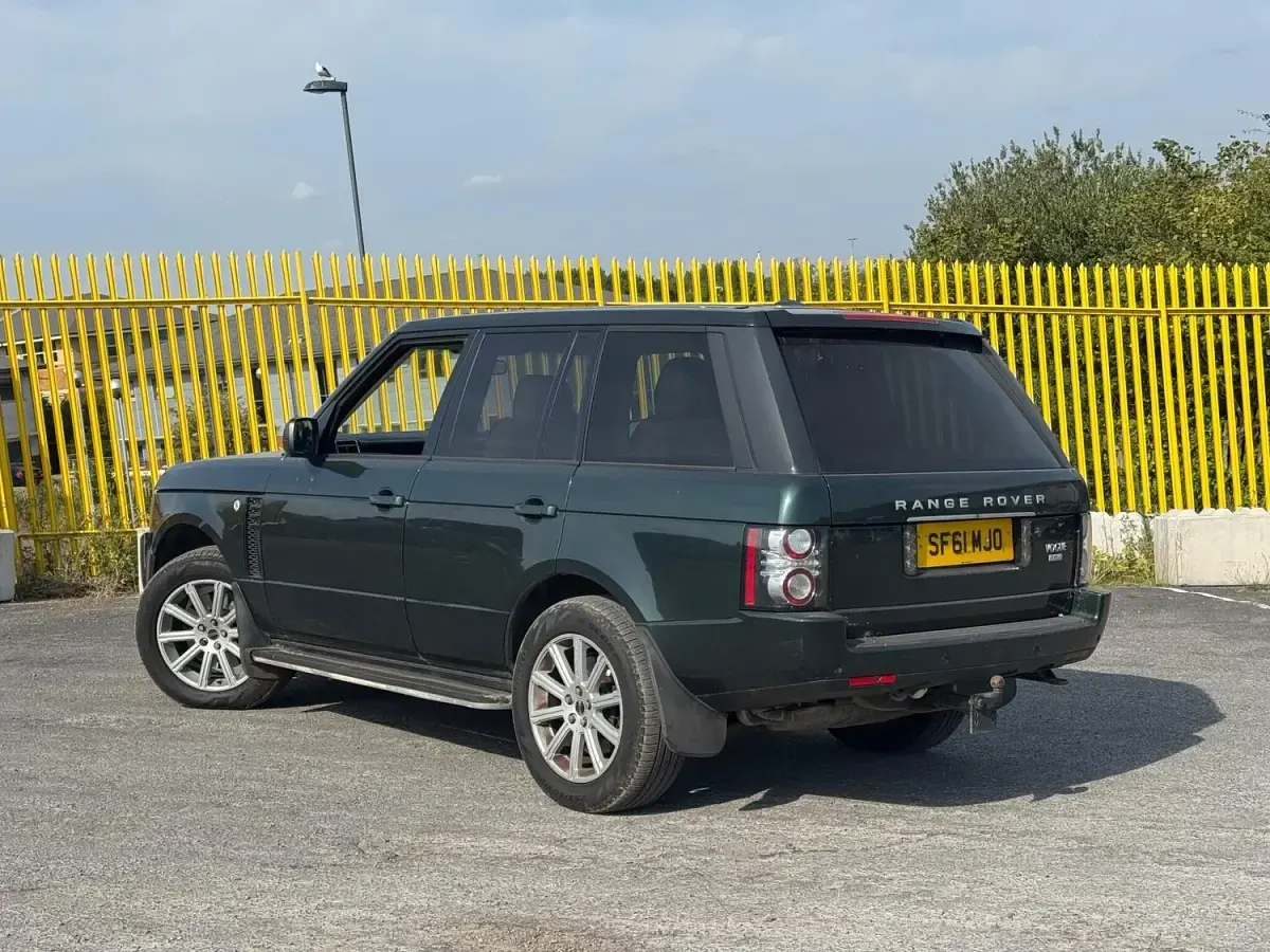 Used Land Rover Range Rover Vogue 313 HP (230 kW) 2011 Green SUV