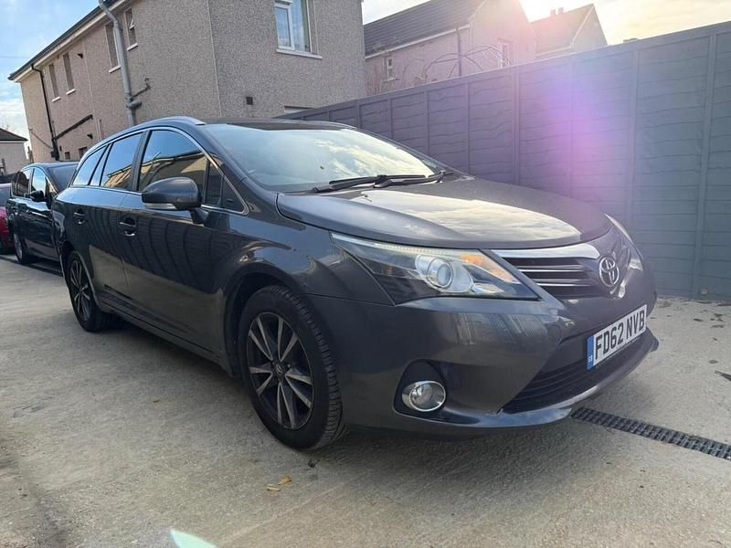 Used Toyota Avensis Multidrive S 147 HP (108 kW) 2012 Grey Estate
