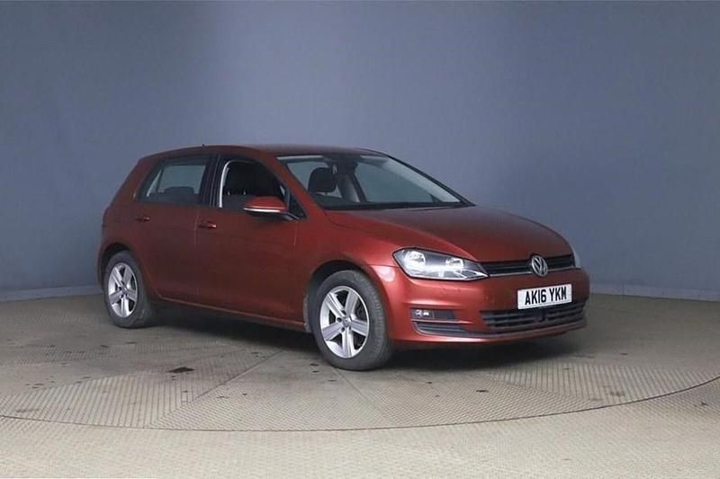 Used VW Golf VII Edition 125 HP (91 kW) 2016 Red Hatchback