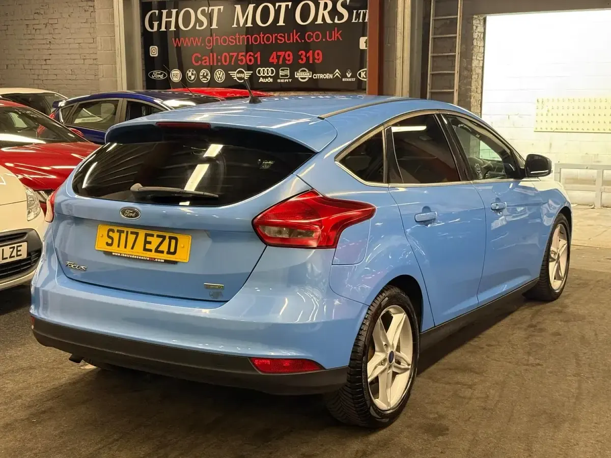 Used Ford Focus Zetec 125 HP (91 kW) 2017 Blue Hatchback