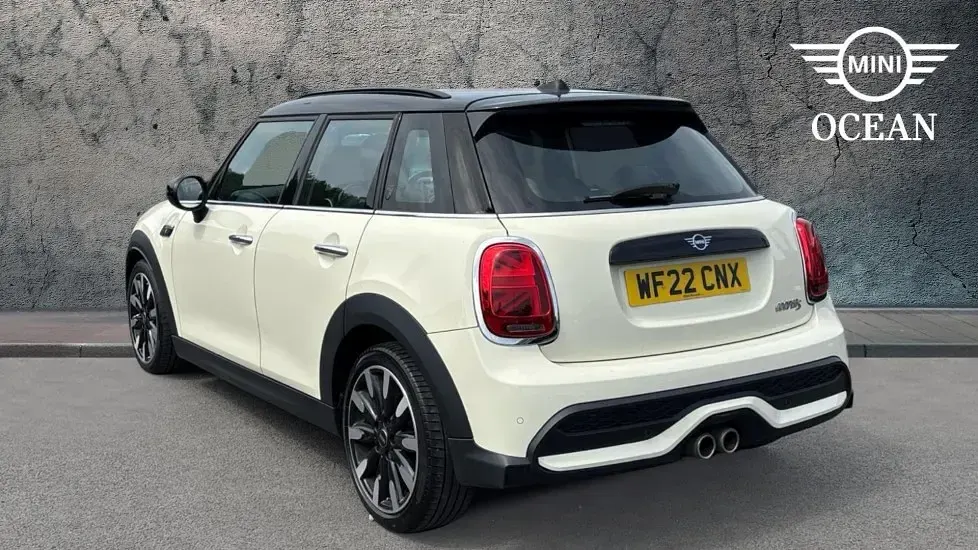 Used Mini Cooper S Exclusive 176 HP (129 kW) 2022 White Hatchback