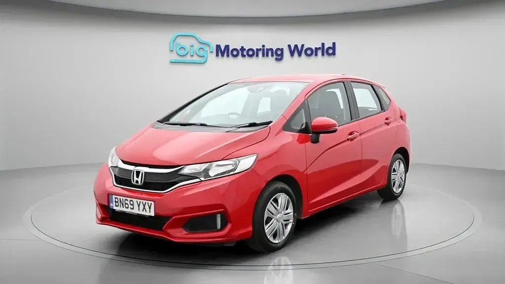 Used Honda Jazz S 102 HP (75 kW) 2019 Red Hatchback
