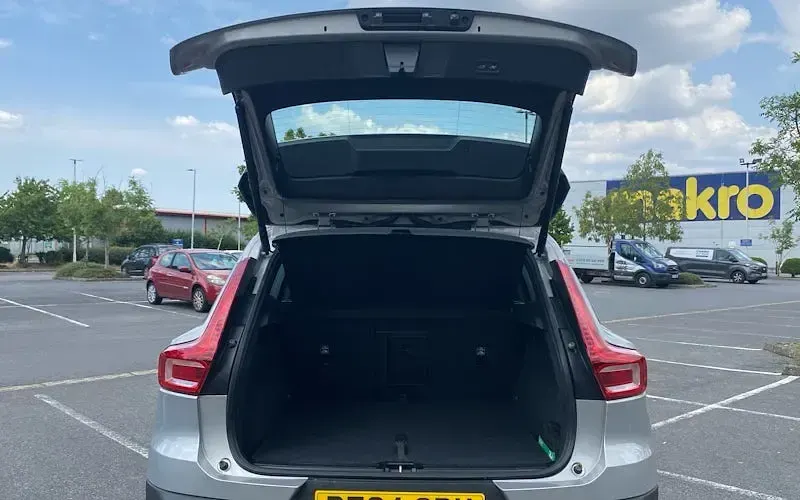 Used Volvo XC40 Plus 163 HP (119 kW) 2024 Silver SUV