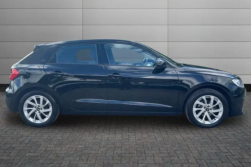 Used Audi A1 Sportback Sport 94 HP (69 kW) 2021 Mythos black Hatchback