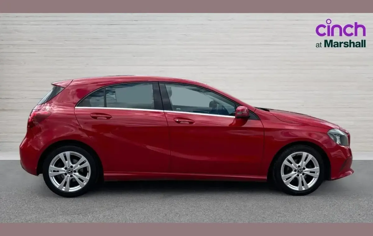 Used Mercedes A180 107 HP (78 kW) 2018 Red Hatchback