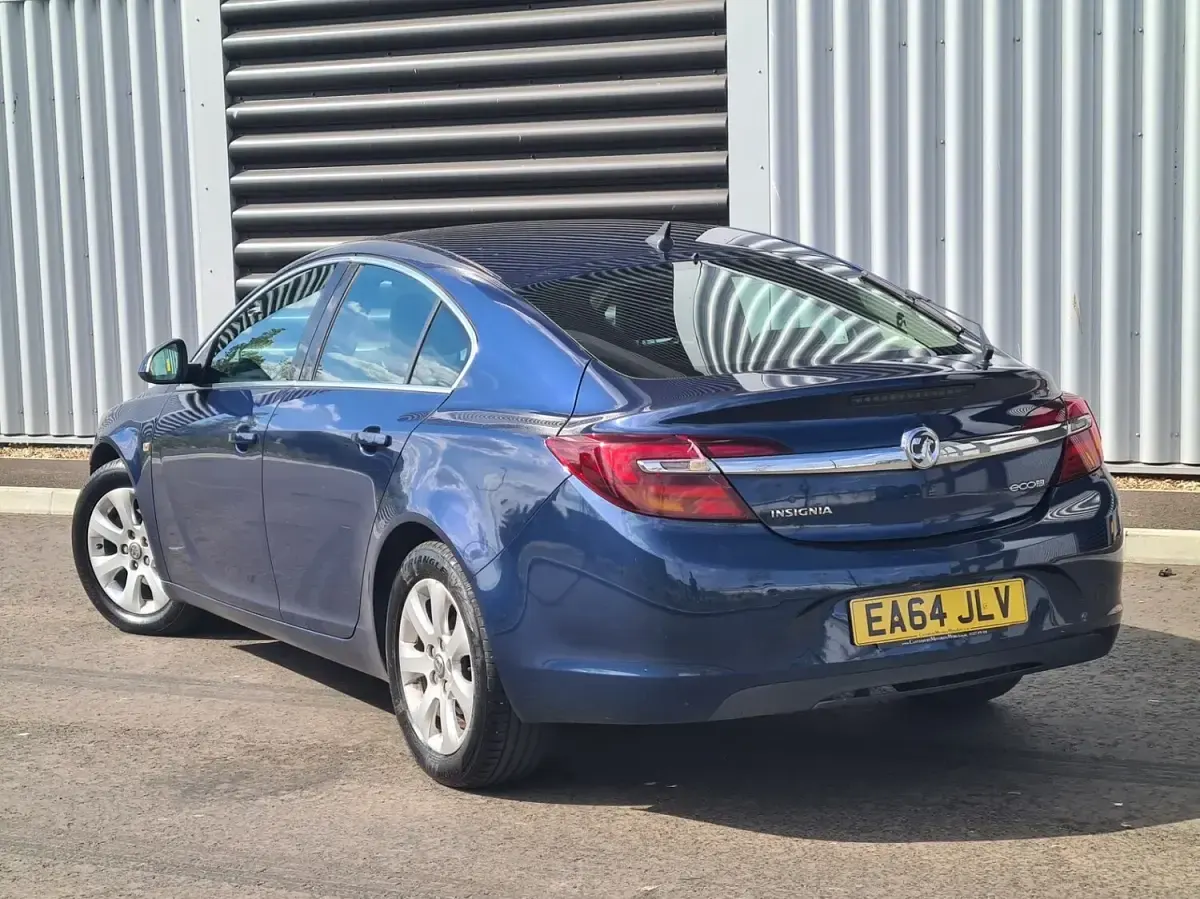 Used Vauxhall Insignia 163 HP (119 kW) 2014 Blue Hatchback