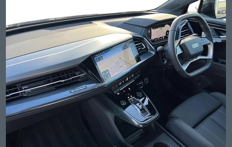 Used Audi Q4 e-tron Black Edition 150 kW (204 HP) 2026 Blue SUV