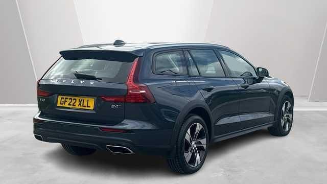 Used Volvo V60 CC 194 HP (142 kW) 2022 Estate