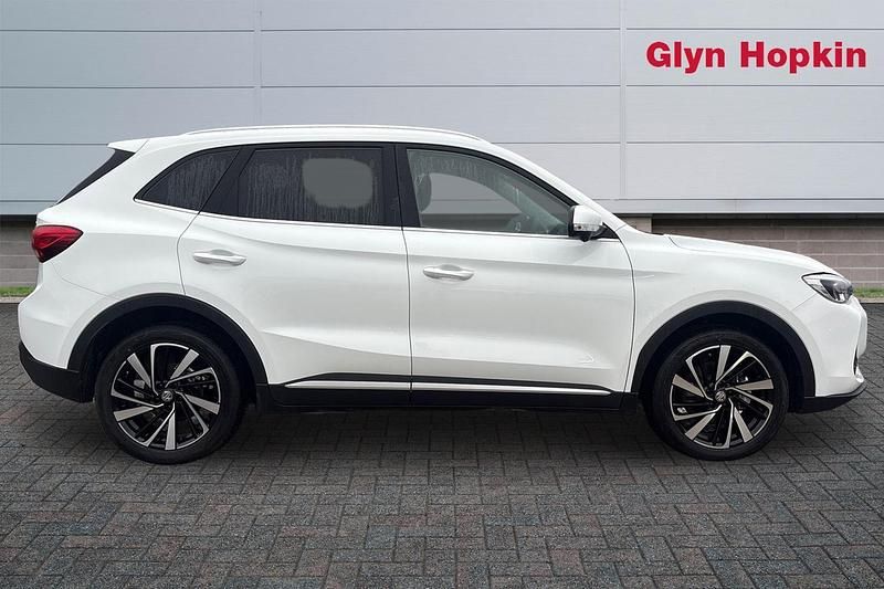 Used MG ZS Trophy 2025 White Hatchback