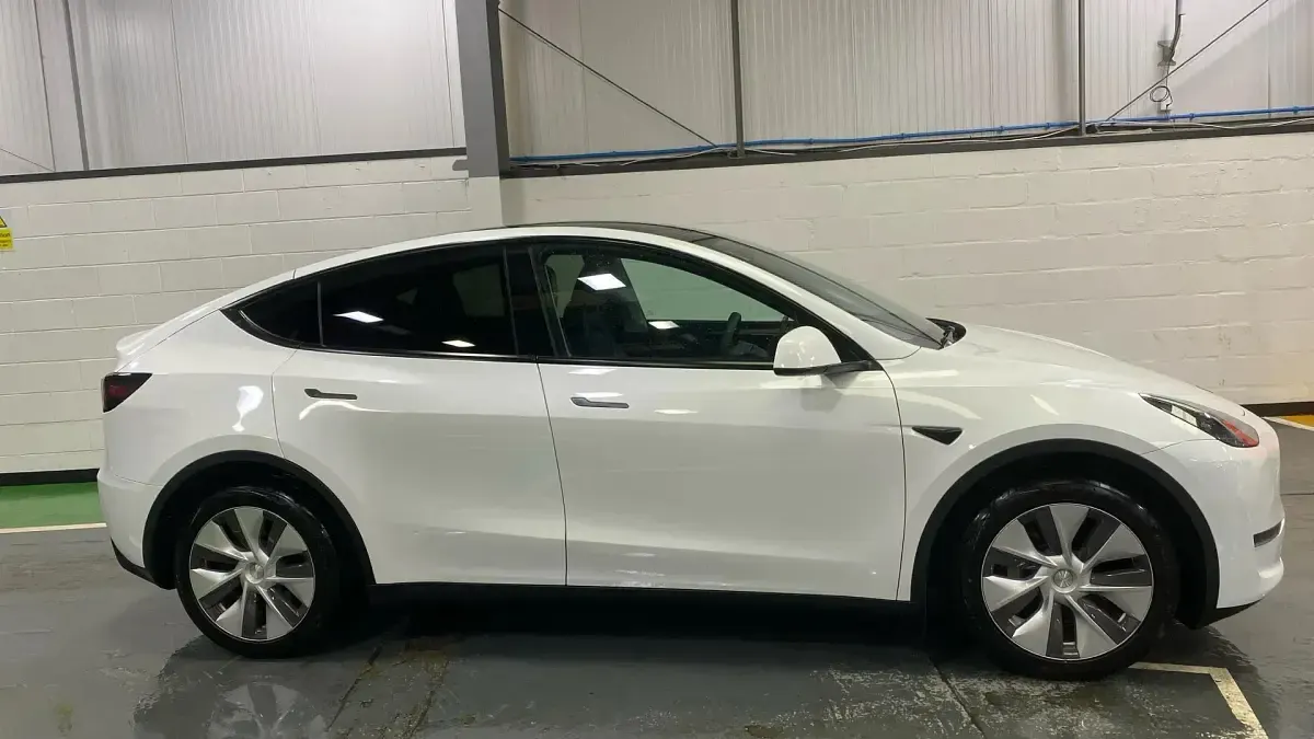 Used Tesla Model Y Long Range AWD 282 kW (384 HP) 2024 White SUV