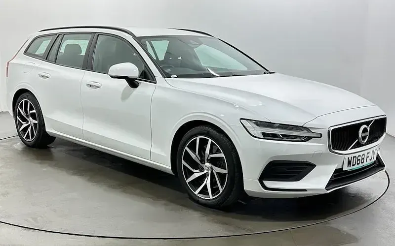 Used Volvo V60 Momentum 250 HP (183 kW) 2018 Estate