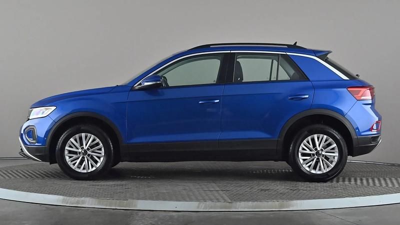 Used VW T-Roc Life 110 HP (80 kW) 2023 Blue SUV