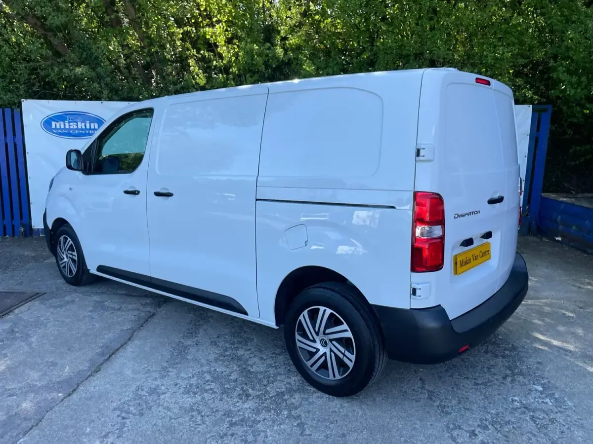 Używany Citroën Dispatch 2023 Biały Minivan