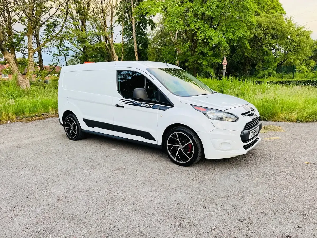 Used Ford Transit Connect 100 HP (73 kW) 2018 White MPV