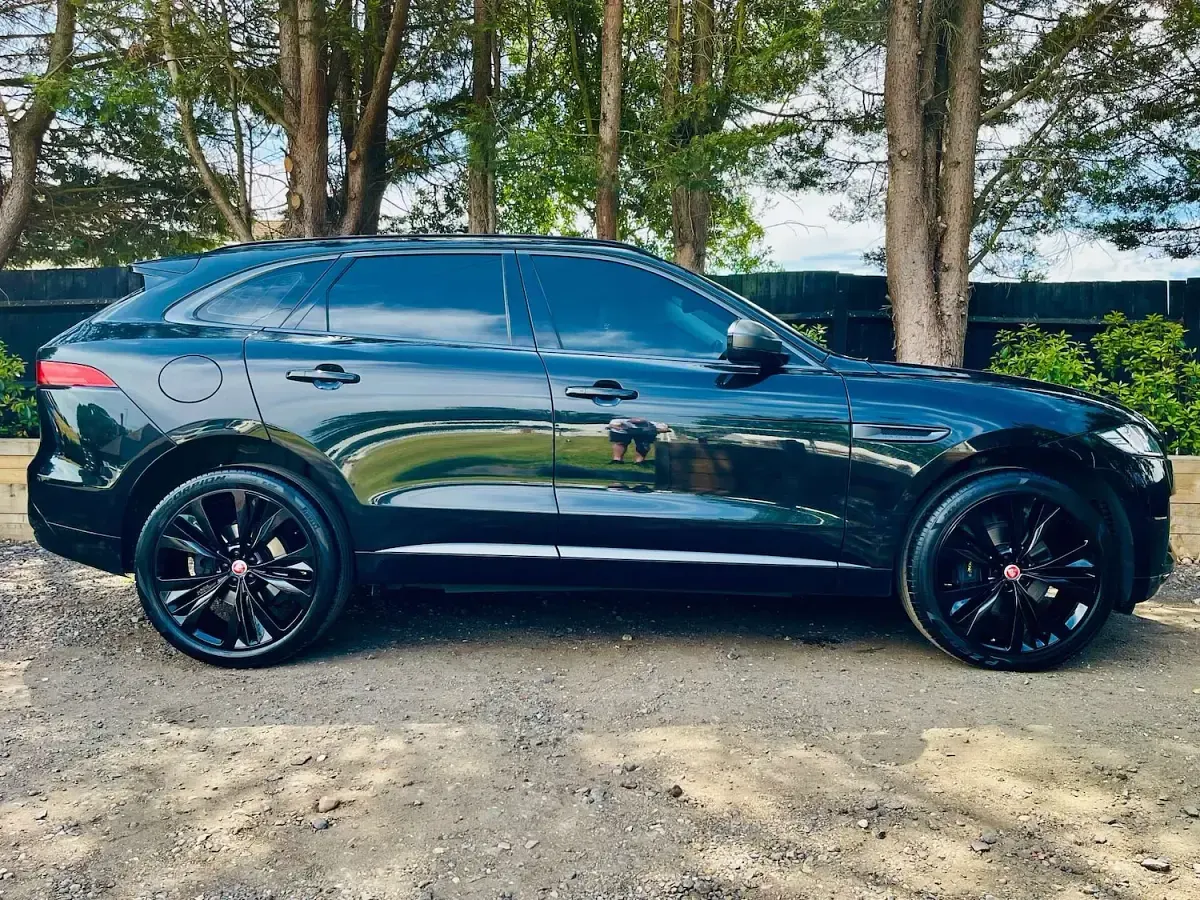 Used Jaguar F-Pace 300 HP (220 kW) 2019 Black SUV