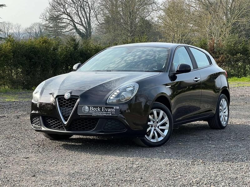 Used Alfa Romeo Giulietta 120 HP (88 kW) 2018 Black Hatchback