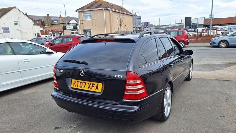 Used Mercedes C220 Avantgarde 147 HP (108 kW) 2007 Black Estate