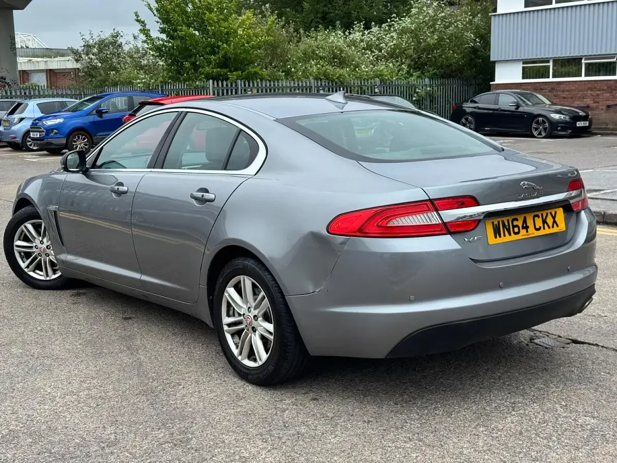 Käytetty Jaguar XF Premium Luxury 2014 Harmaa Sedan