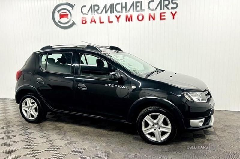 Used 2015 Dacia Sandero Lauréate | £3,450 (Good price) - Image 1/1