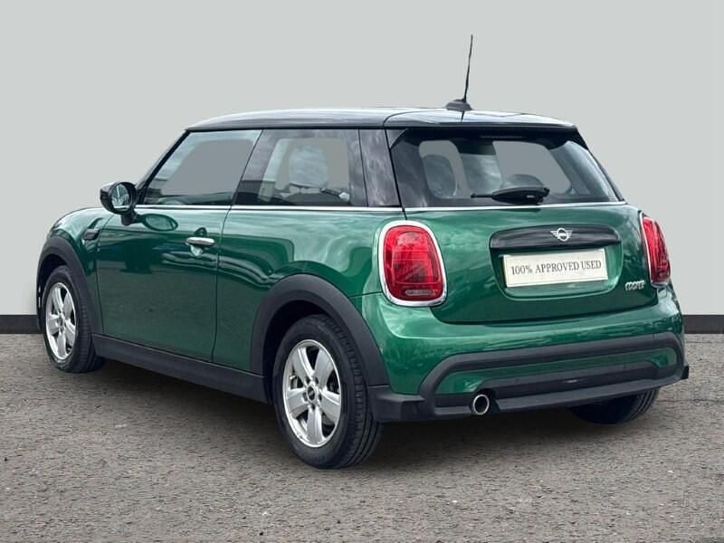Usado Mini Cooper Classic 134 HP (98 kW) 2023 Verde Citadino