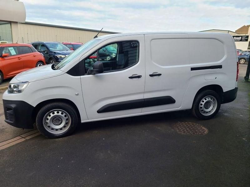 Used Citroën Berlingo 100 HP (73 kW) 2023 White MPV