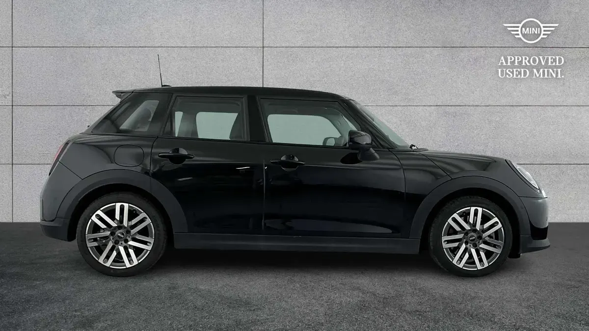 Used Mini Cooper S Hatch 201 HP (147 kW) 2025 Black Hatchback