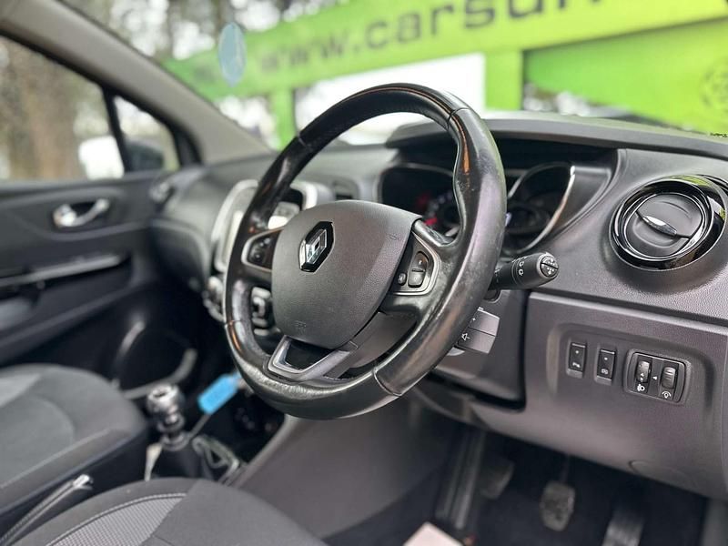 Used Renault Captur Dynamique 120 HP (88 kW) 2017 Grey/black SUV