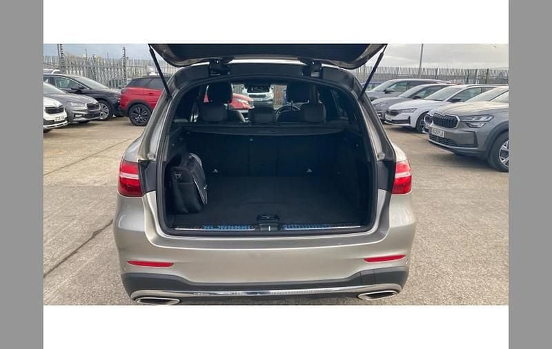 Used Mercedes GLC250 AMG Line Premium 211 HP (155 kW) 2018 Silver SUV