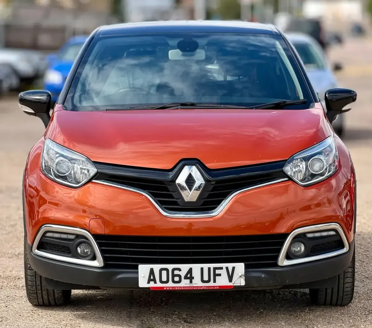 Used Renault Captur Dynamique 90 HP (66 kW) 2014 Orange SUV