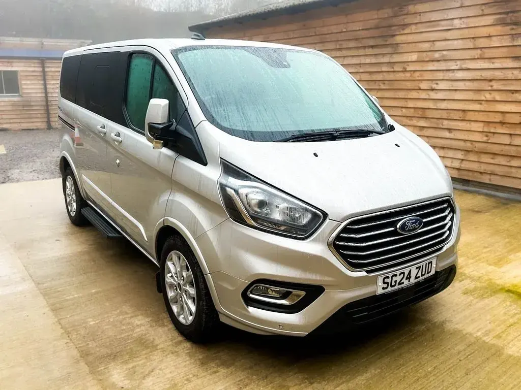 Used Ford Tourneo Titanium 130 HP (95 kW) 2024 Silver MPV