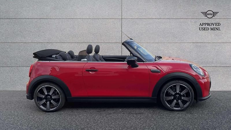 Used Mini Cooper Exclusive 134 HP (98 kW) 2024 Red Hatchback