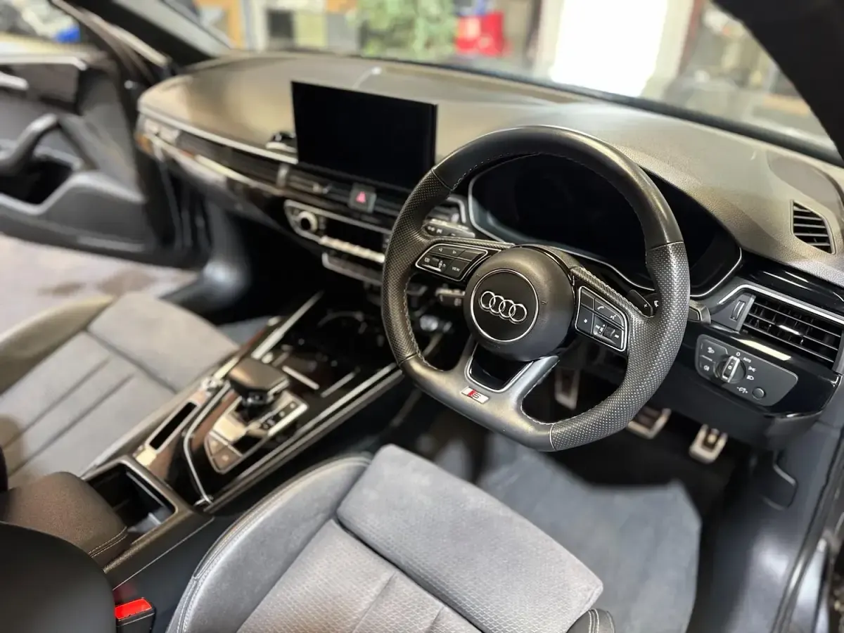 Used Audi A4 Black Edition 150 HP (110 kW) 2023 Grey Sedan