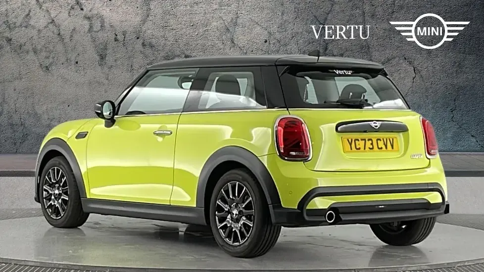 Used Mini Cooper Classic 136 HP (100 kW) 2022 Yellow Hatchback