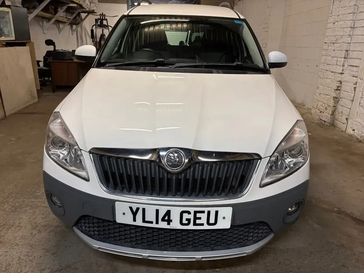 Used Skoda Roomster 105 HP (77 kW) 2014 White MPV