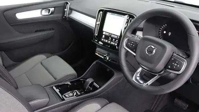 Second-hand Volvo XC40 Plus 163 CP (119 kW) 2024 SUV