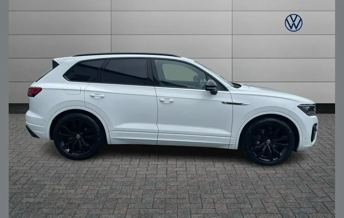Used VW Touareg Black Edition 286 HP (210 kW) 2023 White SUV