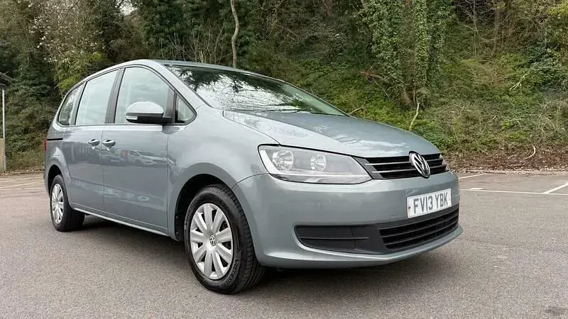 Begagnad VW Sharan S 140 HK (102 kW) 2013 Grå Minibuss