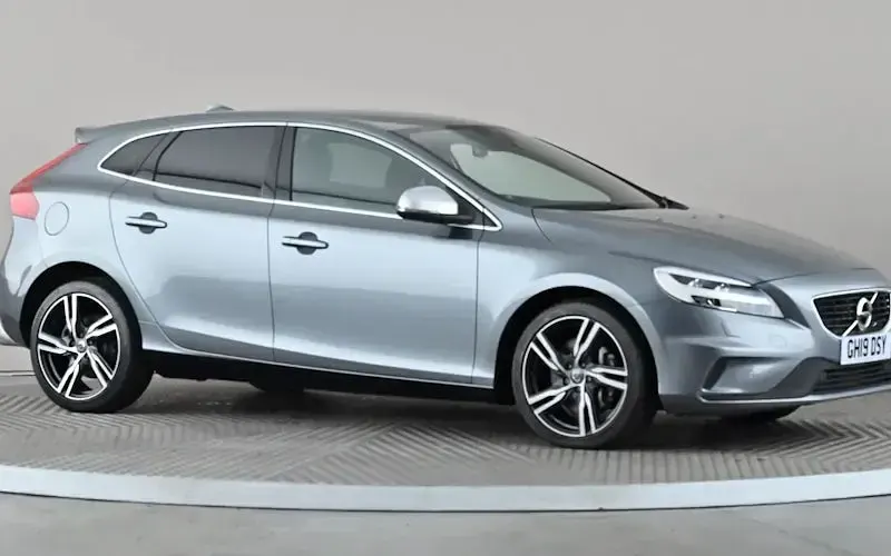 Used Volvo V40 R-Design 152 HP (111 kW) 2019 Hatchback