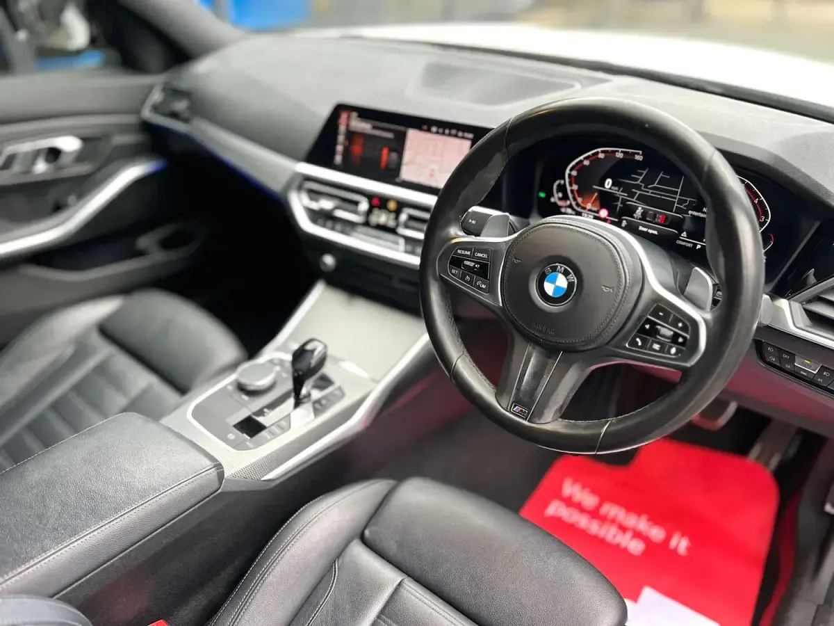 Używany BMW 320 M Sport 184 KM (135 kW) 2020 Biały Sedan/Limuzyna