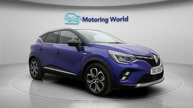 Second-hand Renault Captur Techno 145 CP (106 kW) 2023 Albastru SUV