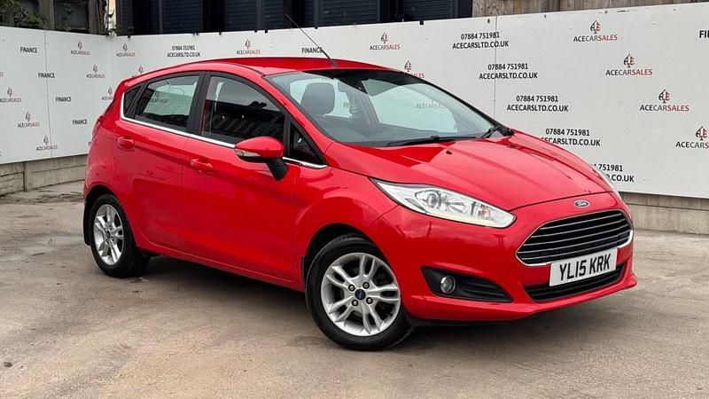 Red Used 2015 Ford Fiesta Zetec Hatchback | £9,495 (Expensive) - Image 1/4