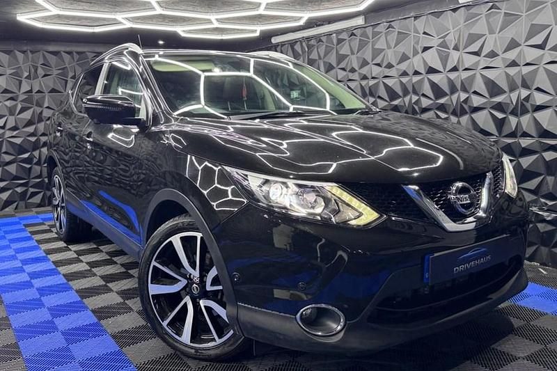 Black Used 2016 Nissan Qashqai Tekna SUV | £7,695 (Good price) - Image 1/1