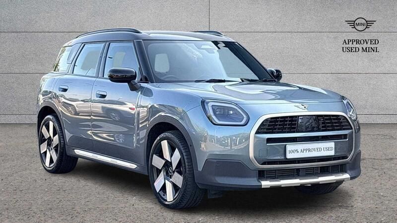 Green Used 2024 Mini Countryman SUV | £31,990 (A bit pricey) - Image 1/3