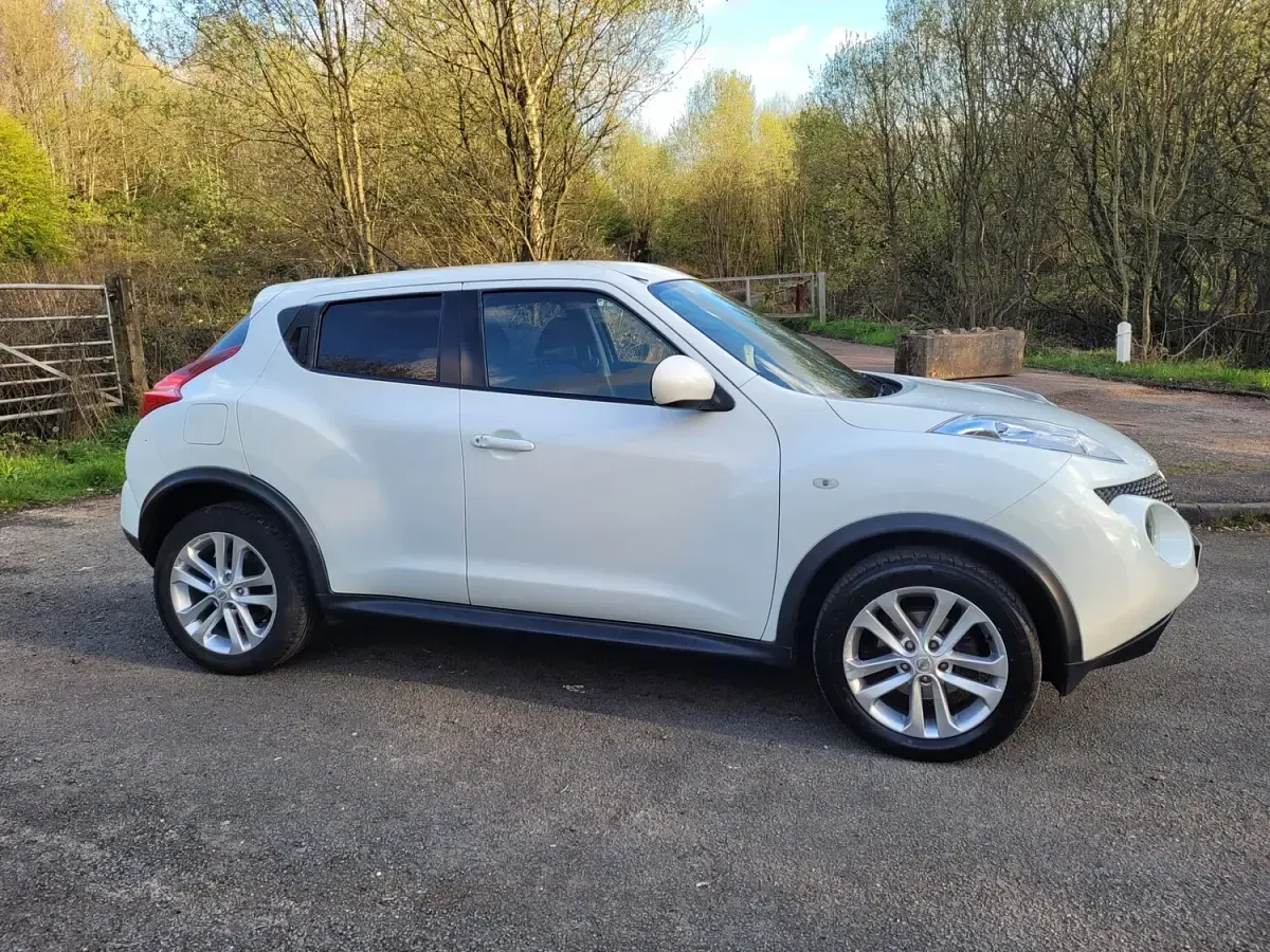 Used Nissan Juke Acenta 117 HP (86 kW) 2013 White SUV